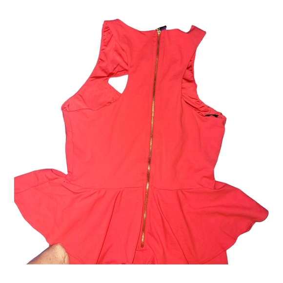 BEBE beautiful peplum dress - Picture 3 of 7